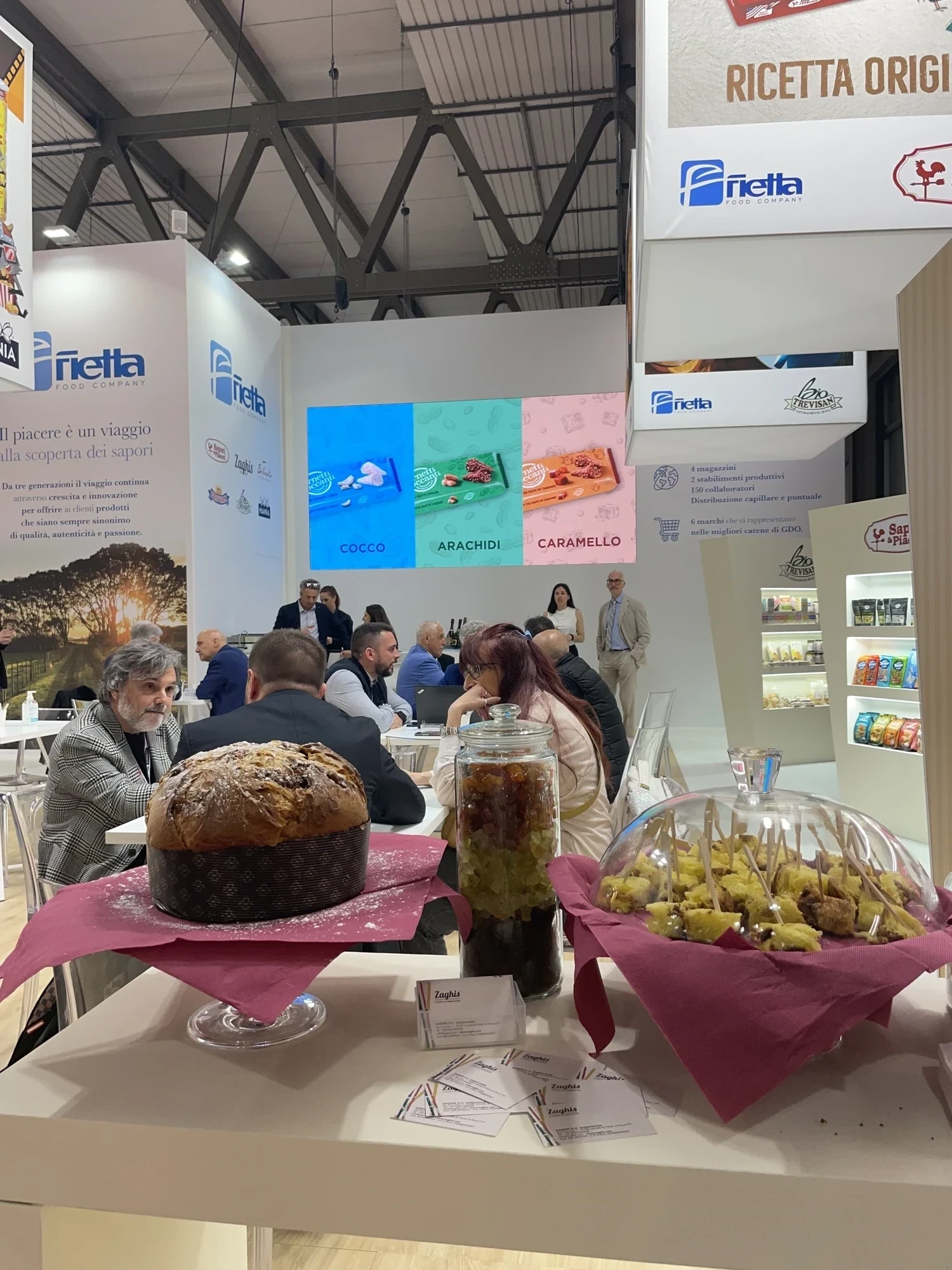 Stand Fietta Food Company alla fiera TUTTOFOOD di Milano con staff BME Group